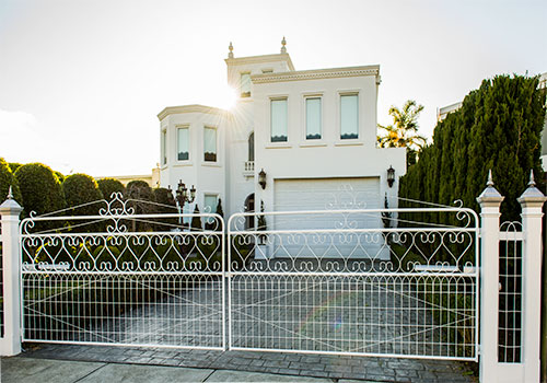 Darebin woven wire driveway gates